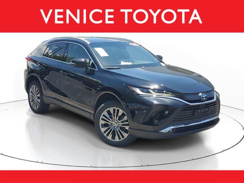 Certified 2024 Toyota Venza XLE AWD/4WD image 1