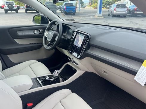 New 2026 Volvo XC40 B5 Ultra w/ Protection Package Premier AWD/4WD image 37