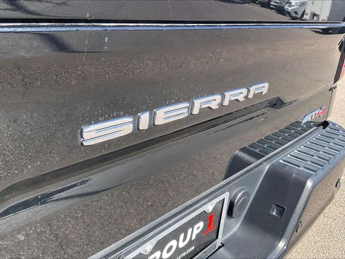 Used 2024 GMC Sierra 1500 AT4 w/ AT4 Premium Package image 9