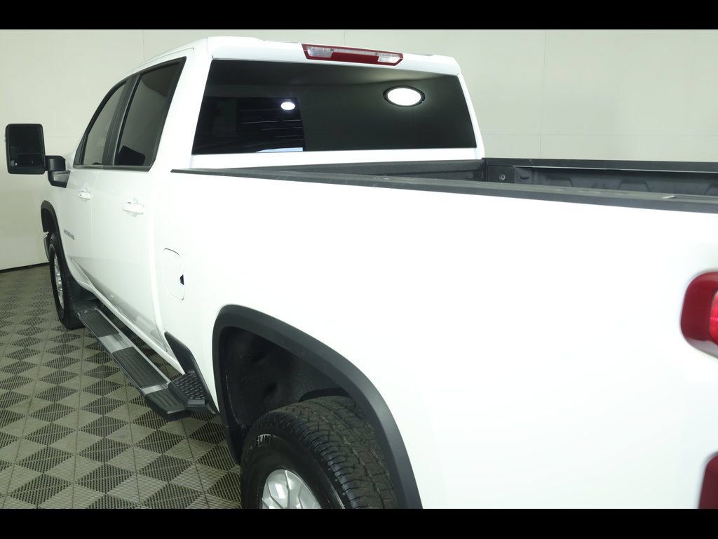 Used 2025 Chevrolet Silverado 2500 LT AWD/4WD image 19