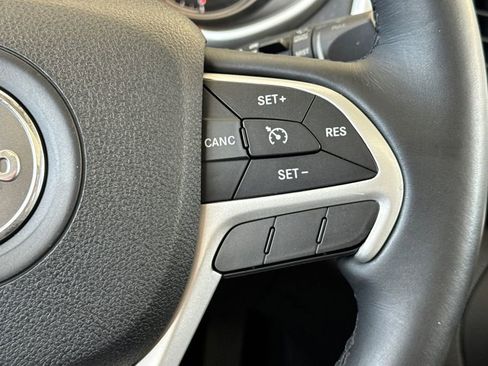 Used 2016 Jeep Cherokee Overland image 28