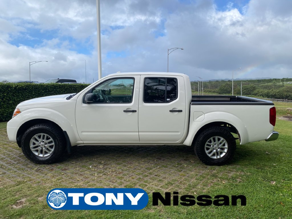 Used 2017 Nissan Frontier SV w/ SV Value Truck Package AWD/4WD image 4
