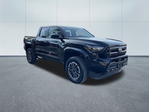 Used 2024 Toyota Tacoma SR image 4