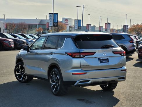 Used 2024 Mitsubishi Outlander SE image 7