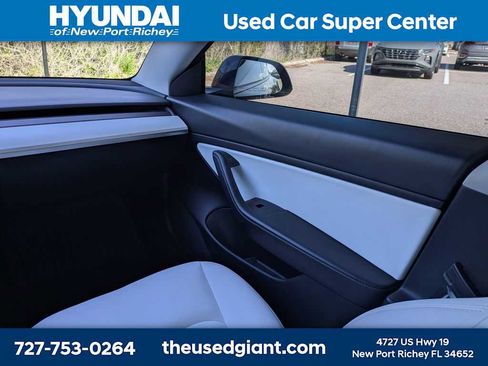Used 2021 Tesla Model 3 Standard Range Plus image 16