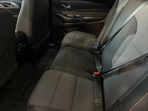 Used 2018 Chevrolet Traverse LS FWD image 5