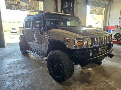 Used 2005 HUMMER H2 SUT w/ Preferred Equipment Group image 38