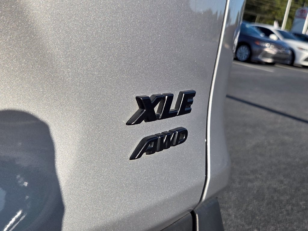 Used 2023 Toyota RAV4 XLE Premium AWD/4WD image 9
