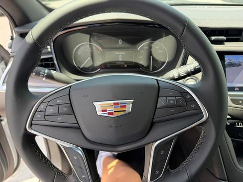 New 2026 Cadillac XT5 Luxury AWD/4WD image 18