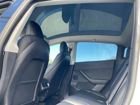 Used 2023 Tesla Model Y Long Range AWD/4WD image 12