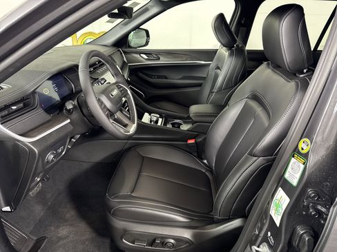 New 2026 Jeep Grand Cherokee Limited image 9