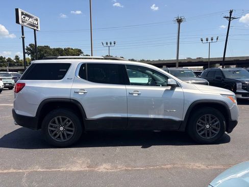 Used 2019 GMC Acadia SLT FWD image 9