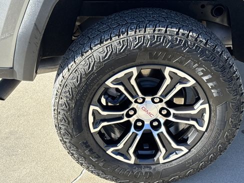 Used 2024 GMC Canyon AT4 w/ Technology Package image 12