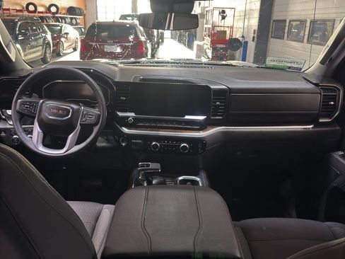 Used 2025 GMC Sierra 1500 Elevation image 16