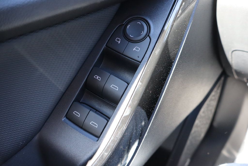 New 2027 Chevrolet Equinox LT FWD image 15