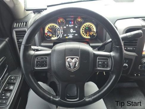 Used 2018 RAM 3500 Tradesman w/ Chrome Appearance Group image 12