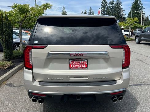 Used 2021 GMC Yukon XL Denali w/ Denali Ultimate Package AWD/4WD image 8