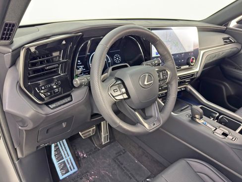 Used 2025 Lexus TX 500h AWD w/ Technology Package image 13