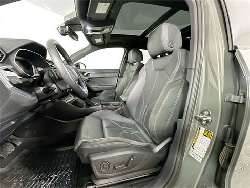 Used 2023 Audi Q3 2.0T Premium w/ Black Optic Sport Package image 4