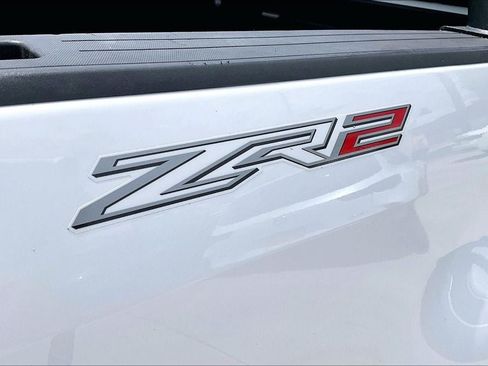 Used 2021 Chevrolet Colorado ZR2 w/ ZR2 Dusk Special Edition AWD/4WD image 7