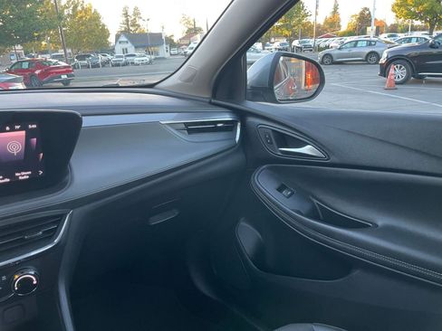 Used 2025 Buick Encore GX Preferred image 34