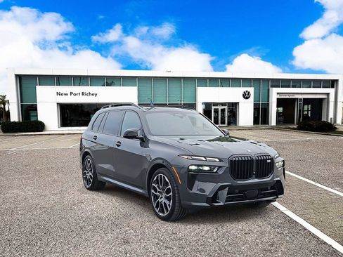 Used 2023 BMW X7 M60i w/ Executive Package image 2