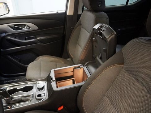 Used 2018 Chevrolet Traverse LS FWD image 10