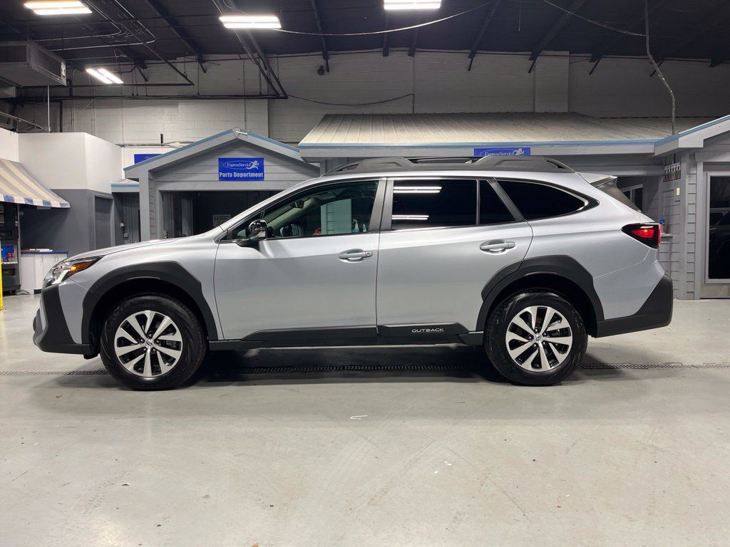 Certified 2025 Subaru Outback Premium AWD/4WD image 6