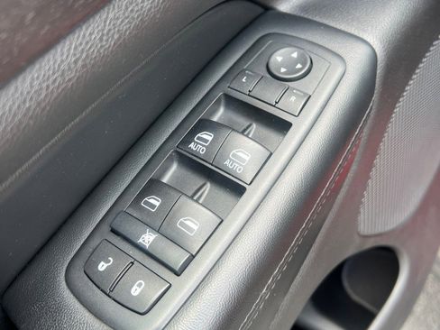 Used 2015 Jeep Grand Cherokee Altitude AWD/4WD image 26