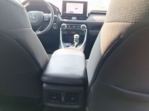 Used 2025 Toyota RAV4 XLE image 33