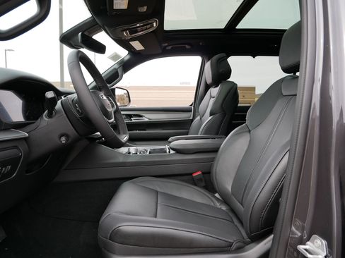 New 2026 Jeep Grand Wagoneer Limited AWD/4WD image 22