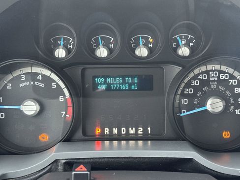 Used 2011 Ford F250 XL w/ XL Value Pkg image 12