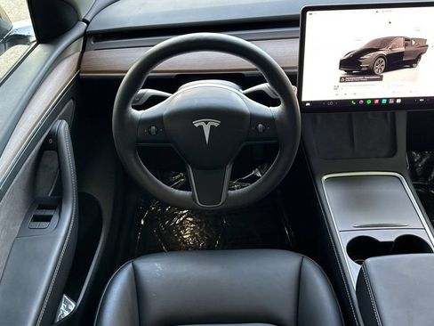 Used 2024 Tesla Model Y Long Range RWD image 14