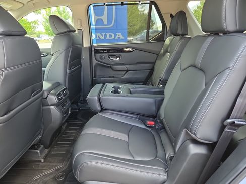 New 2025 Honda Pilot Touring image 35