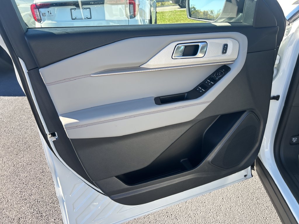 New 2026 Ford Explorer Active w/ Active Comfort Package AWD/4WD image 12