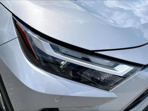 Used 2024 Toyota RAV4 XLE w/ Convenience Package FWD image 27