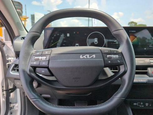 Used 2025 Kia K4 EX FWD image 23