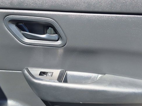 Used 2024 Nissan Rogue S AWD/4WD image 8