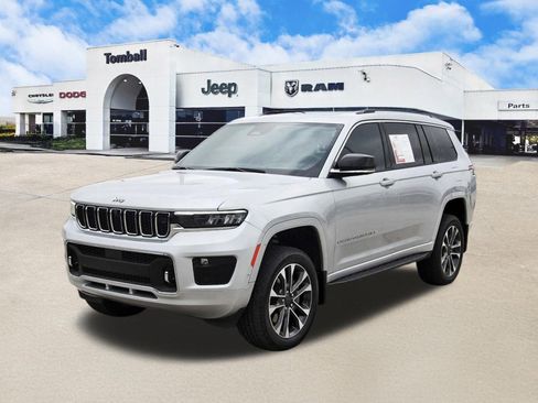 Used 2023 Jeep Grand Cherokee L Overland w/ Advanced Protech Group III AWD/4WD image 3