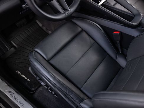 Certified 2025 Porsche Macan Electric RWD image 27