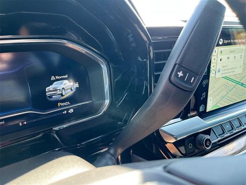 Used 2025 Chevrolet Silverado 1500 LT image 17