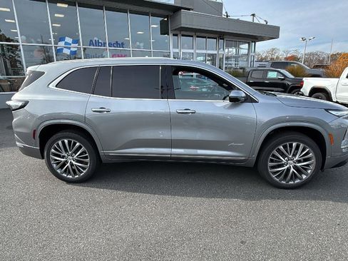 New 2026 Buick Enclave Avenir w/ Super Cruise Package image 8