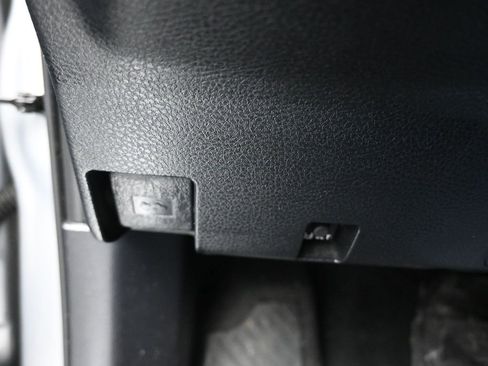 Used 2020 Toyota Tacoma SR w/ SR Convenience Package image 27