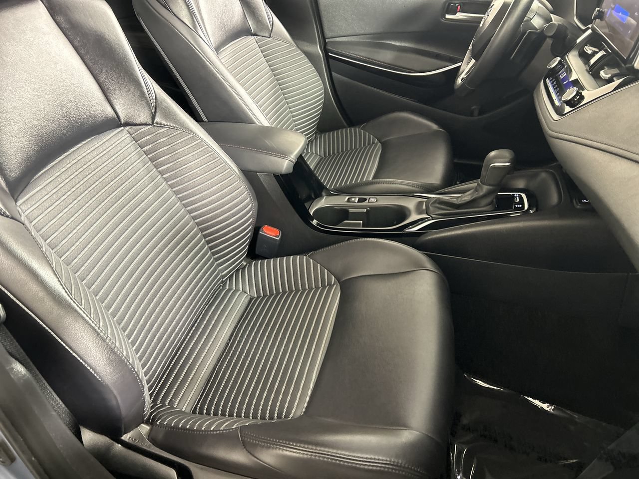Used 2024 Toyota Corolla XSE FWD image 27