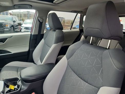 Used 2020 Toyota RAV4 XLE w/ Convenience Package image 22