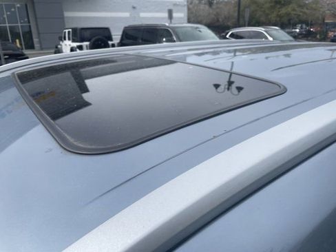 Used 2022 Toyota Highlander XLE image 15