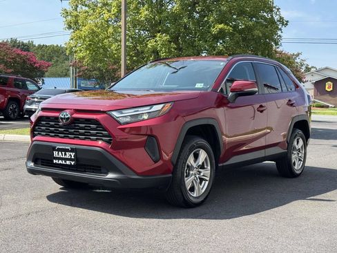 Used 2025 Toyota RAV4 XLE AWD/4WD image 24