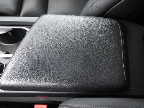 Used 2019 Volvo XC60 T5 Momentum w/ Premium Package image 38