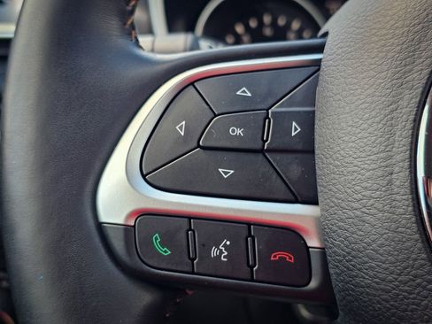 Used 2018 Jeep Compass Latitude w/ Popular Equipment Group AWD/4WD image 19