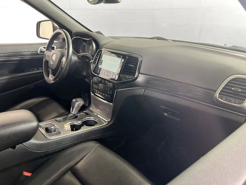 Used 2022 Jeep Grand Cherokee Limited image 29